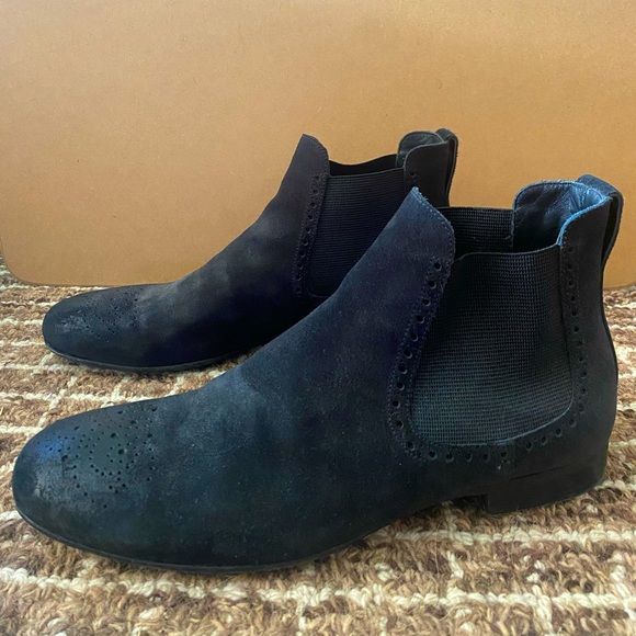 Burberry men’s black suede Chelsea boots - Picture 1 of 5
